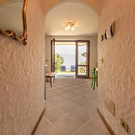 In Vista Lago Daire *